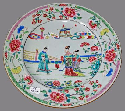Chine


Petit plat rond en porcelaine de...