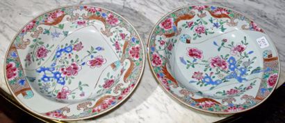 Chine


Paire d’assiettes à potage en porcelaine...