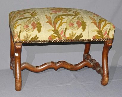 Tabouret rectangulaire en noyer, le piètement...