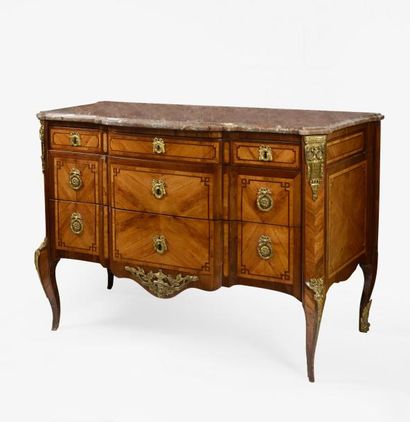Commode à double ressaut en bois de placage...