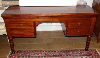 Grand bureau plat d'architecte en acajou,...