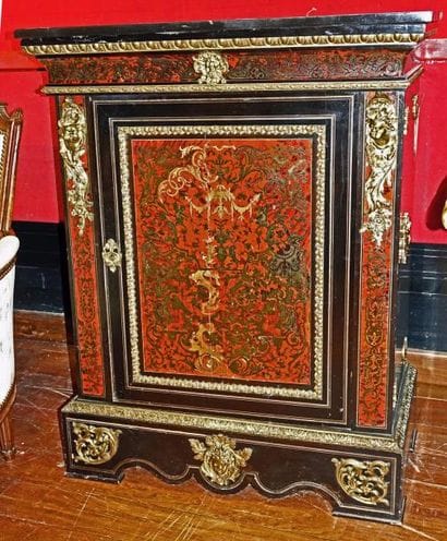 Meuble à hauteur d'appui, marqueterie Boulle...