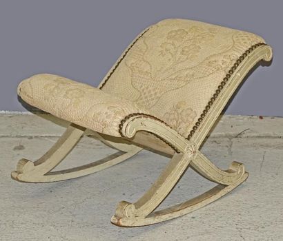 Tabouret de pied à bascule en bois relaqué...