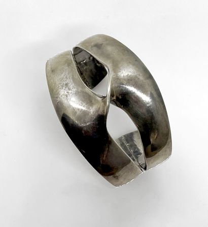 BRACELET manchette en argent uni, à motif...