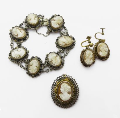 LOT comprenant un BRACELET, une BROCHE pouvant...