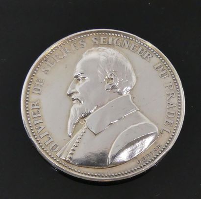 MEDAILLE en argent à l'effigie sur l'avers...
