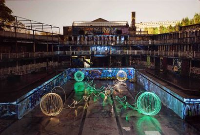 JADIKAN born in 1981 270 seconds, Light painting,...