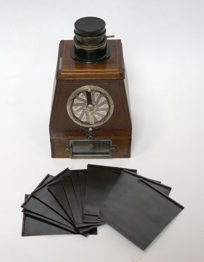 
APPAREIL PHOTOGRAPHIQUE SIGRISTE vers 1899,...