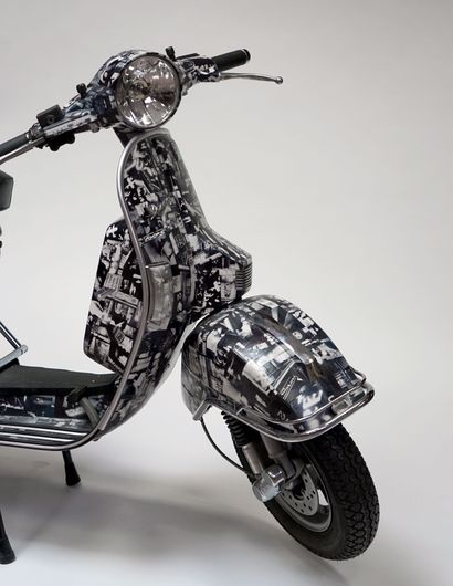 SCOOTER VESPA, XXIth, entirely decorated...