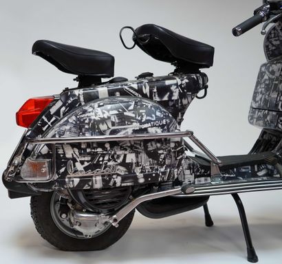 SCOOTER VESPA, XXIth, entirely decorated...