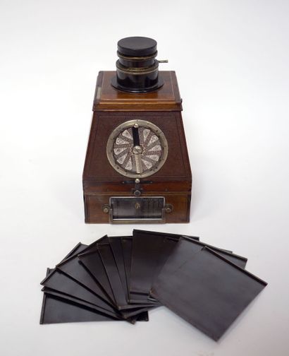 
APPAREIL PHOTOGRAPHIQUE SIGRISTE vers 1899,...