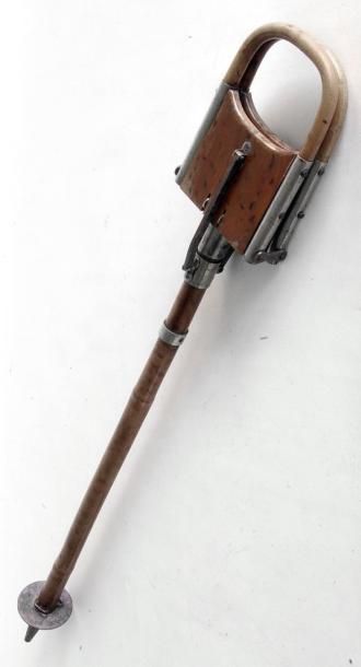 Canne de chasseur en bois, cuit et métal,...