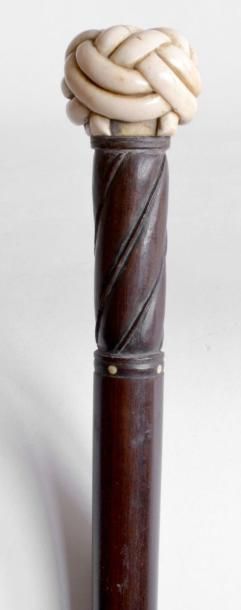 CANNE de Marine, le pommeau en ivoire sculpté...