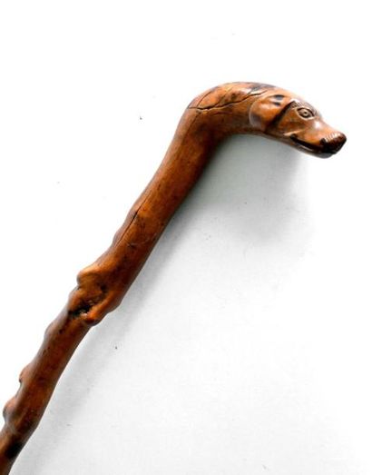CANNE monoxyle sculptée dans une branche,...