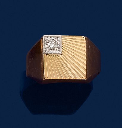 CHEVALIERE RING in yellow gold 750 mils,...