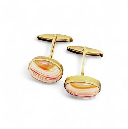 Paire de BOUTONS de MANCHETTES en or jaune...