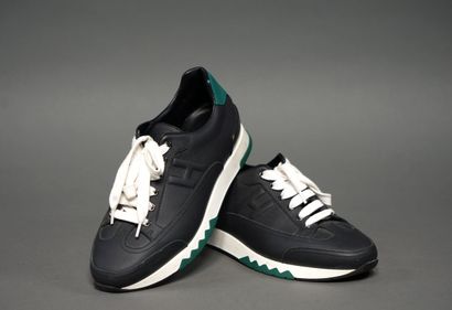 HERMES, Paris. Paire de SNEAKERS noir, blanc...