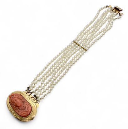 BRACELET, le fermoir en or jaune 750 mil....