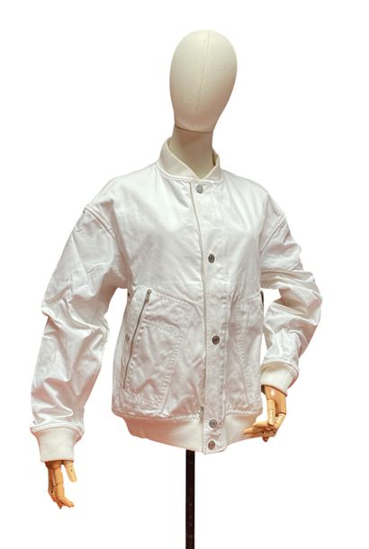 HERMES. BLOUSON en coton et polyester blanc,...