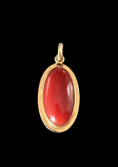 PENDENTIF en or jaune 750 mil. serti d'un...