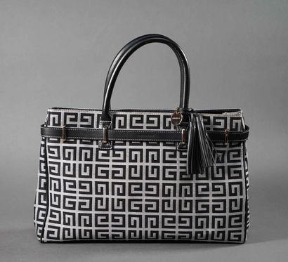 GIVENCHY SAC à main en toile monogrammée...