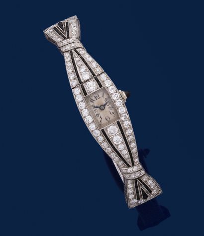 MONTRE BRACELET de dame en platine, le cadran...