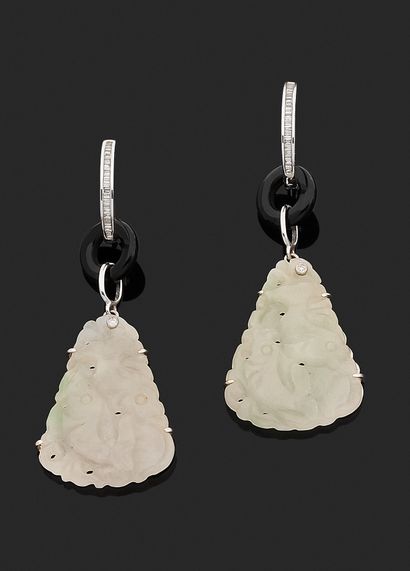 Paire de CREOLES en or blanc 750 mil. serties...