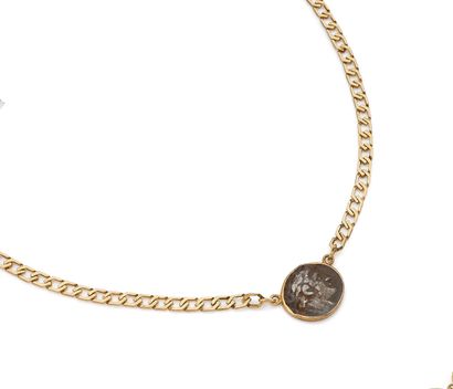 COLLIER à chaîne en or 585 mil. retenant...