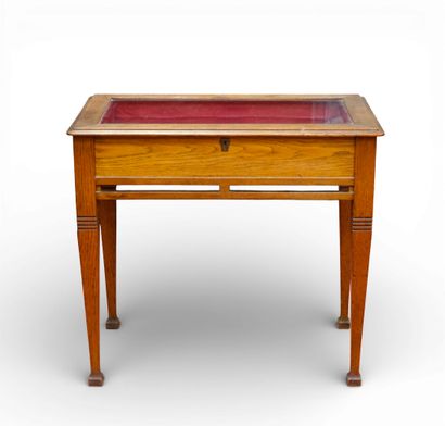TABLE BIJOUTIERE forming a VITRINE in natural...