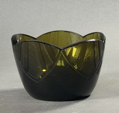 LEGRAS. Art Deco glass bowl in green smoked...