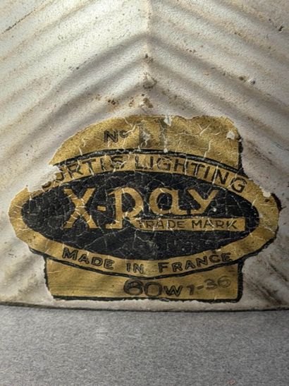 X-RAY. Lot de quatre ABATS-JOURS en verre...