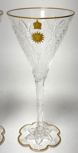 BACCARAT. Suite de six VERRES à PIED en cristal...