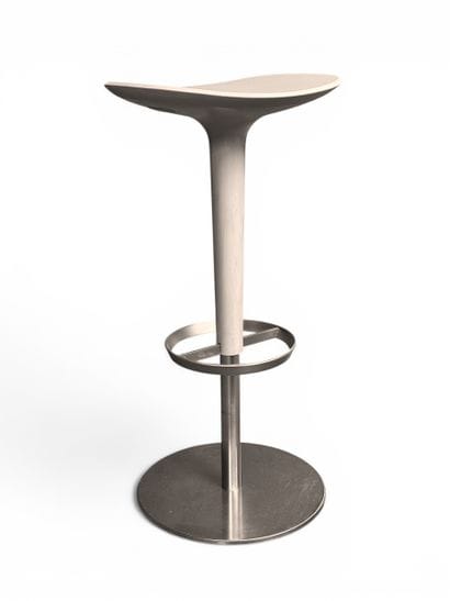 Simon PENGUENLLY (XXe-XXIe) pour ARPER. TABOURET...
