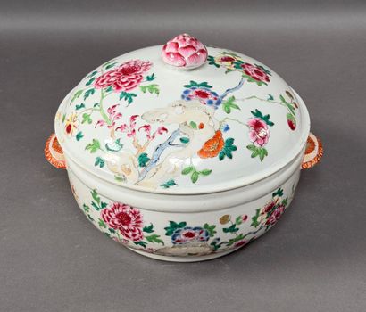 CHINE, Epoque Qianlong. Importante SOUPIERE...