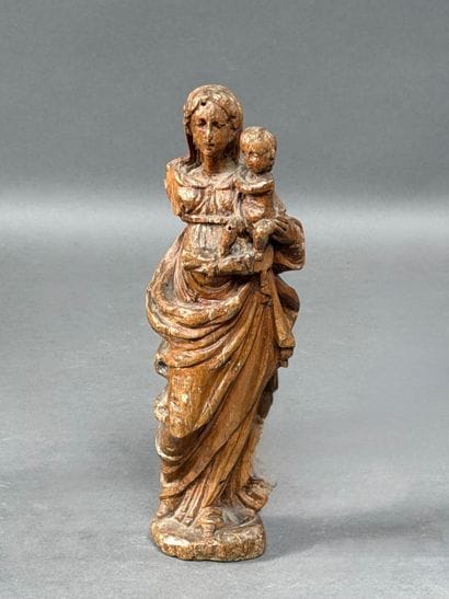 ECOLE XVIe. VIERGE à l'Enfant en bois sculpté....