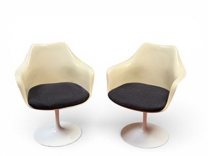 Eerro SAARINEN (1910-1961) pour KNOLL INTERNATIONAL....