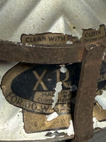 X-RAY. Lot de quatre ABATS-JOURS en verre...