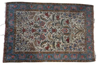 TAPIS Keshan à décor d'arbre de vie sur fond...