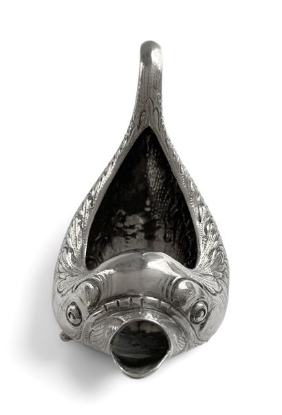 SAUCIERE en argent 835e, en forme de poisson...