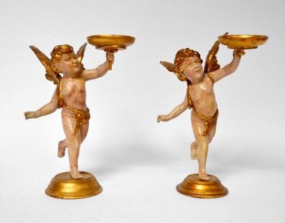 Paire d'ANGES tenant une coupe en bois laqué...