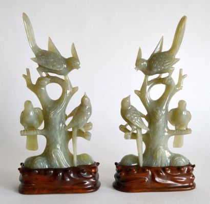 CHINE - Paire de sculptures en serpentine...