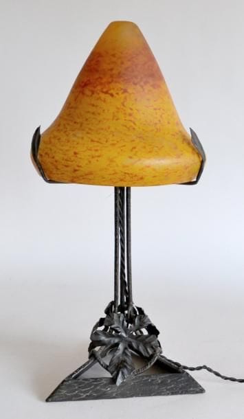 DELATTE, Nancy. LAMPE champignon en verre...