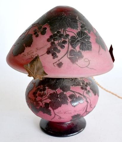 LE VERRE FRANÇAIS. LAMPE champignon en verre...