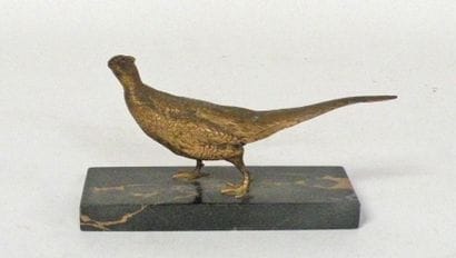 SUJET en bronze doré figurant une poule faisane....