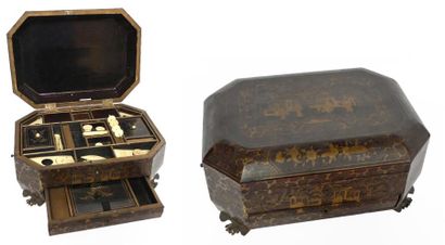 COFFRET à COUTURE rectangulaire pans en bois...
