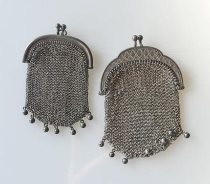 DEUX PORTES MONNAIES en argent et maille...