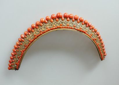 DIADEME en pomponne et perles imitant le...