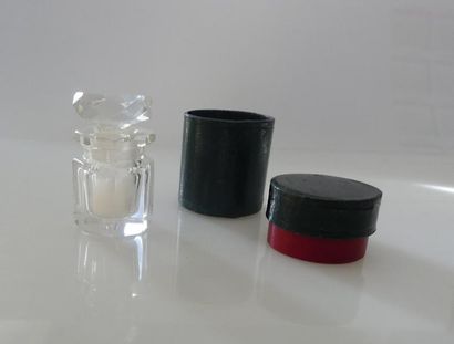 FLACON À SEL en cristal dans sa boite en...