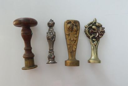 QUATRE SCEAUX, bronze, bois , métal arge...