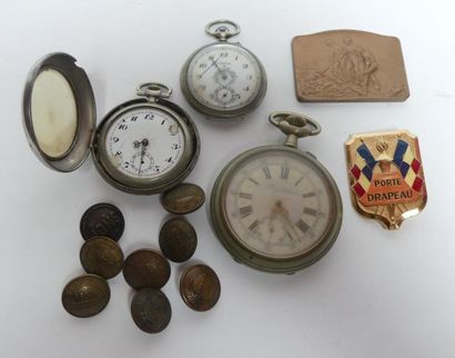Un lot avec un régulateur, une montre gousset,...